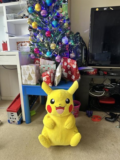 Pokémon Pikachu MEGA plyšák 61cm