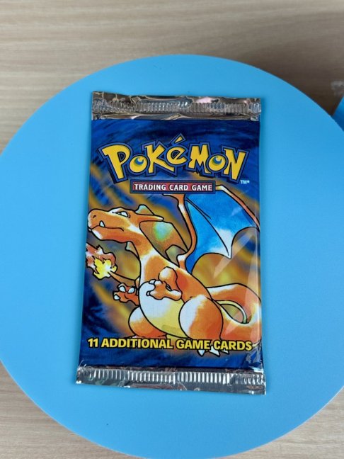 Base Set Booster - Charizard